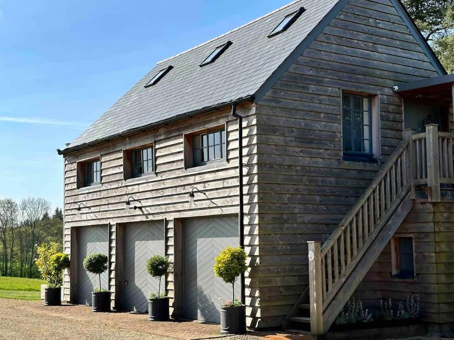 Апартаменты The Coach House Alderbury Экстерьер фото
